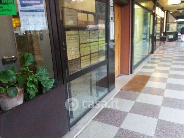 Ufficio in commerciale in