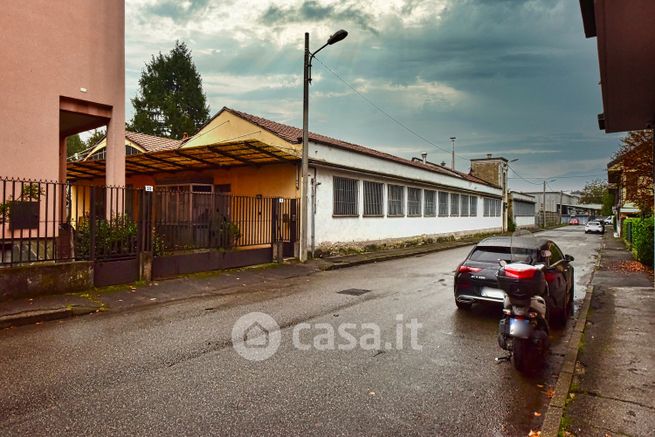 Capannone in commerciale in Via Niccolò Paganini