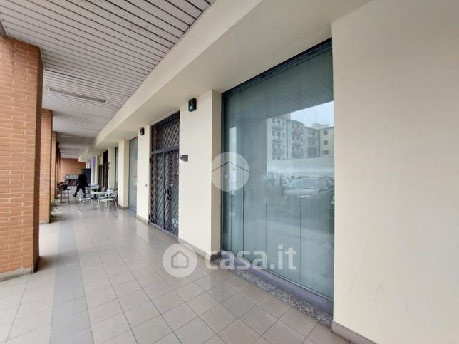 Ufficio in commerciale in Via Zara 66