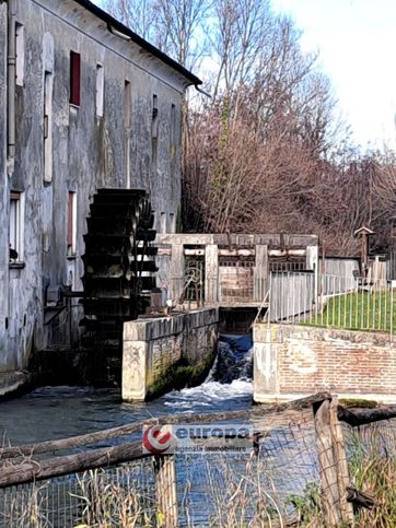 Rustico/casale in residenziale in 