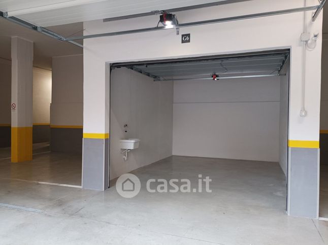 Box/posto auto in residenziale in Via Luigi Marchetti