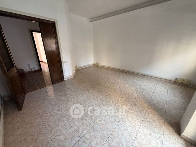 Ufficio in commerciale in Via Pian Due Torri