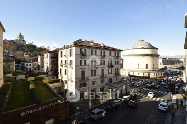 Appartamento in residenziale in Via Villa della Regina