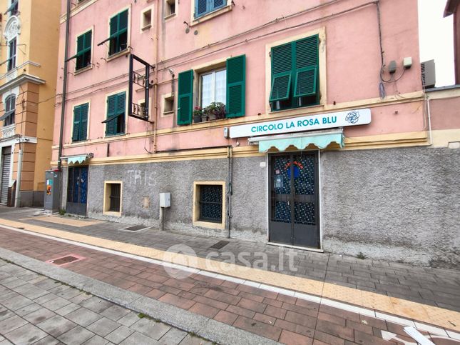 Negozio/locale commerciale in commerciale in Via Cornigliano 400 R