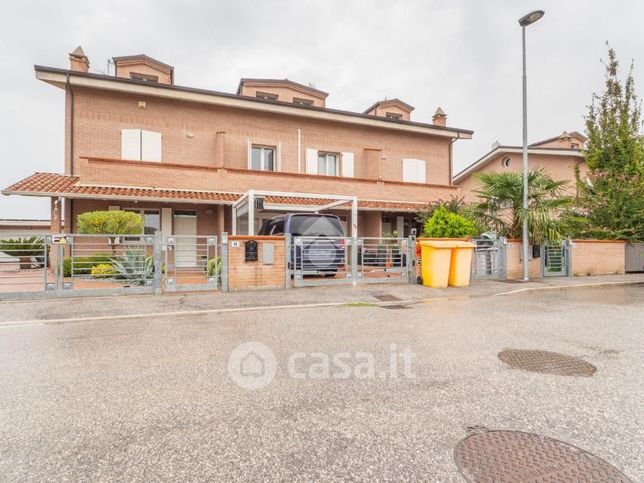 Villetta a schiera in residenziale in Via del Norcino 13