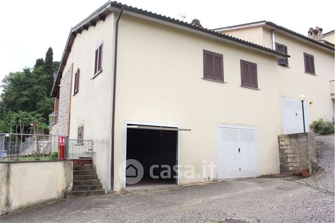 Garage/posto auto in residenziale in Via Madonna delle Grotte