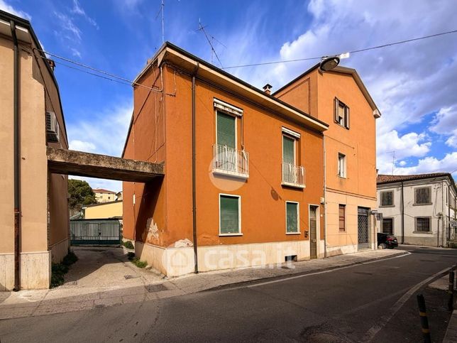 Appartamento in residenziale in Via Cimitero 4