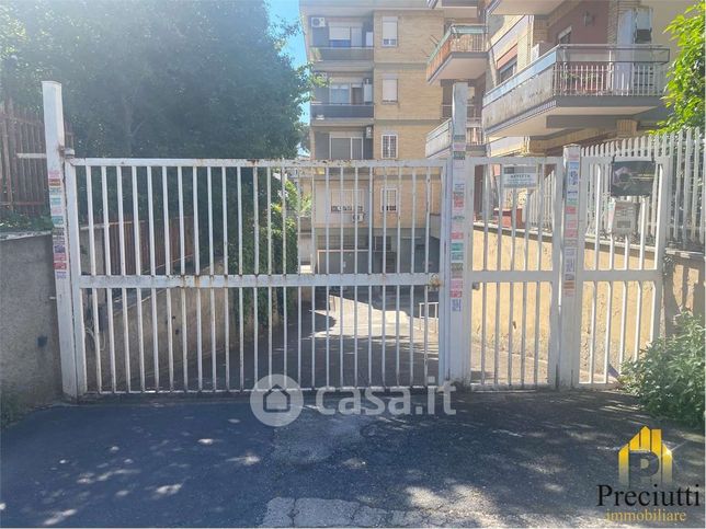 Box/posto auto in residenziale in Via di Vigna Rigacci 8