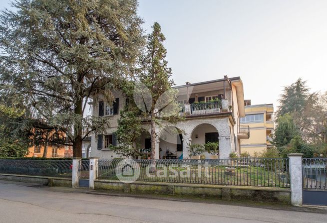 Casa bi/trifamiliare in residenziale in Via Stalingrado