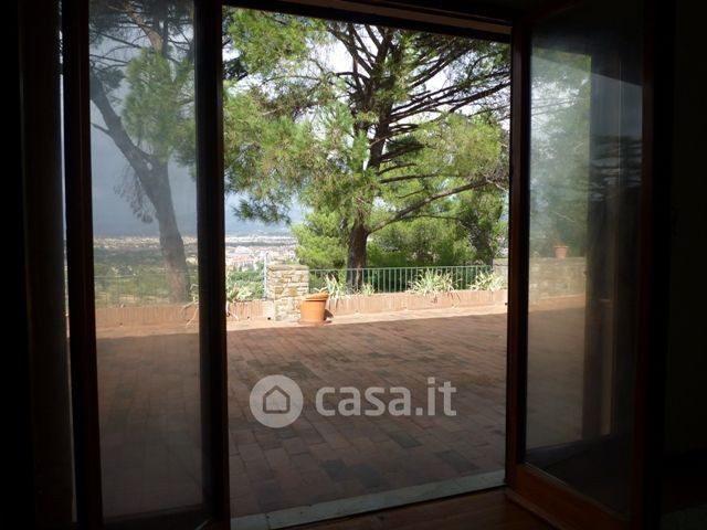 Casa bi/trifamiliare in residenziale in Via Chiantigiana