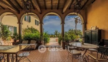 Villa in residenziale in Via del Monte Serra