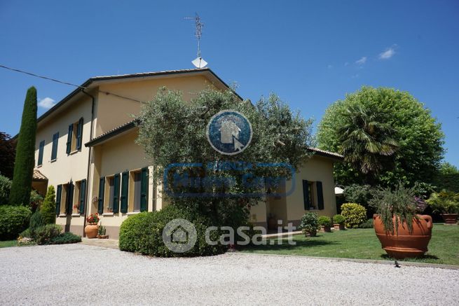 Casa indipendente in residenziale in Via Faentina 245