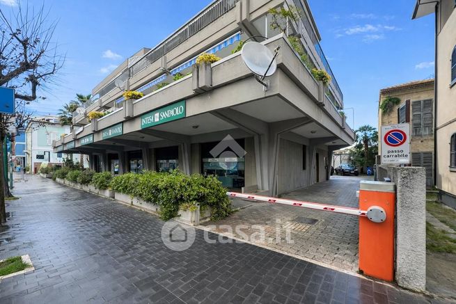 Ufficio in commerciale in Via Nazionale 301