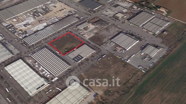 Capannone in commerciale in zona Fascia D'Oro