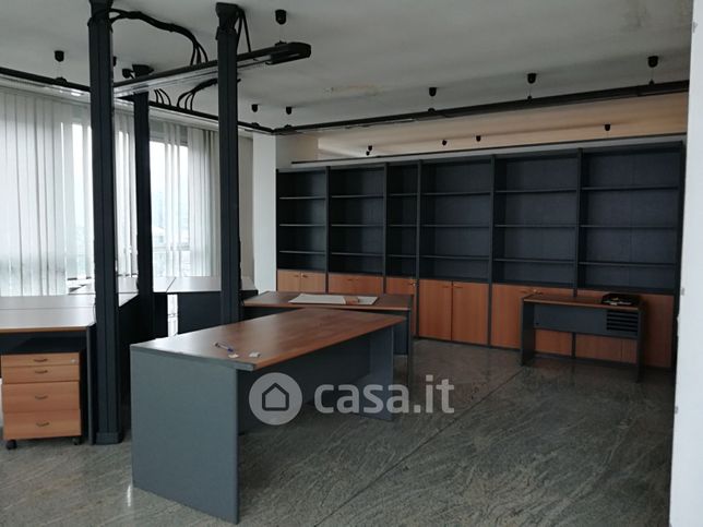 Ufficio in commerciale in Via Armando Diaz 4