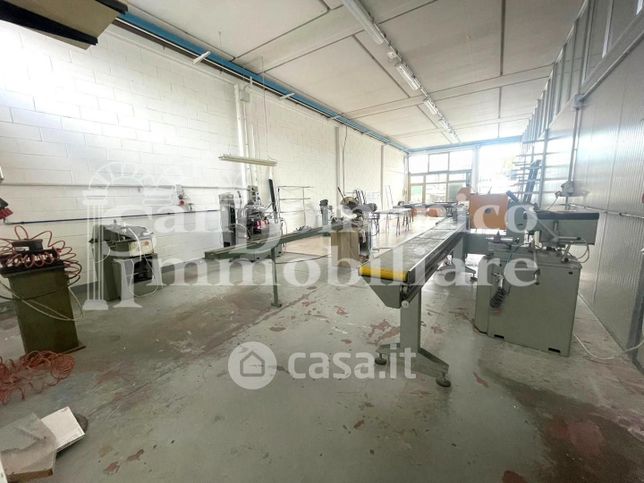 Capannone in commerciale in Viale Sardegna