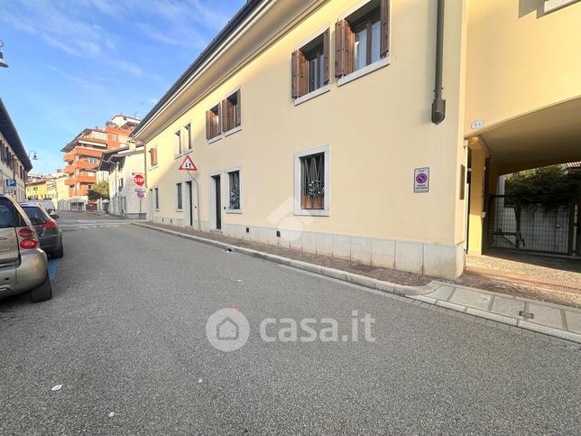 Ufficio in commerciale in Via Cisis 54