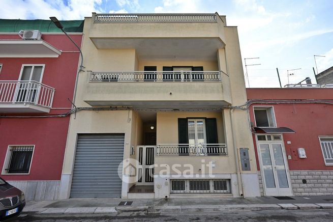 Casa indipendente in residenziale in 