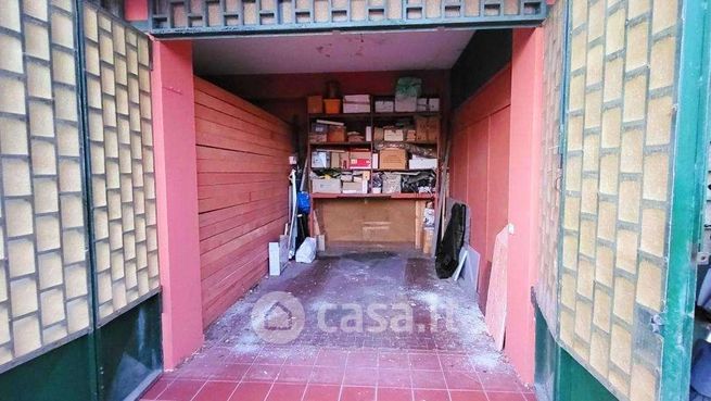 Box/posto auto in residenziale in Via Inipreti 34 -38