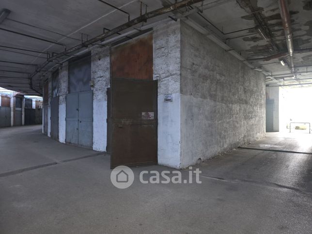Box/posto auto in residenziale in Via Nicola Nicolini 68