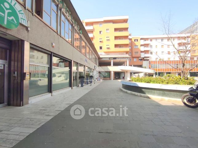 Ufficio in commerciale in Via Creta 72