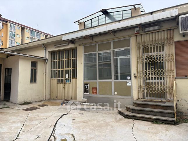 Capannone in commerciale in Via Beinette 18