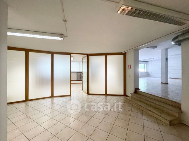 Ufficio in commerciale in Viale dei Mille 10