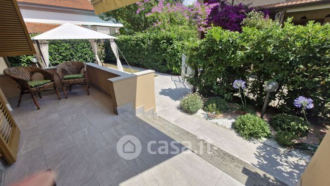 Casa bi/trifamiliare in residenziale in Via Enrico Toti