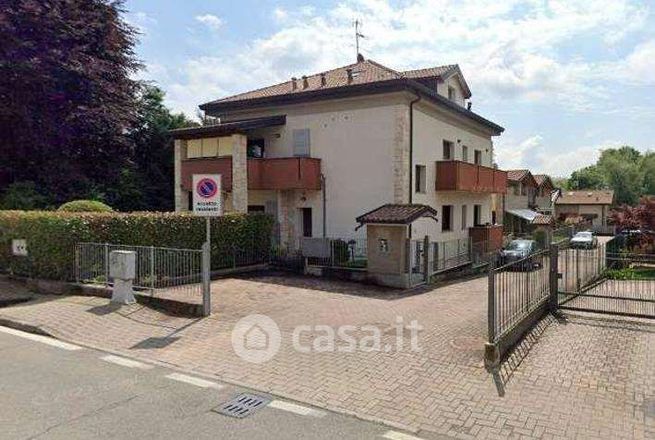 Appartamento in residenziale in Viale Raimondi 40