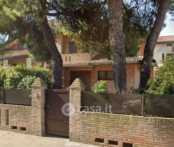 Casa bi/trifamiliare in residenziale in Via G. Mameli 6
