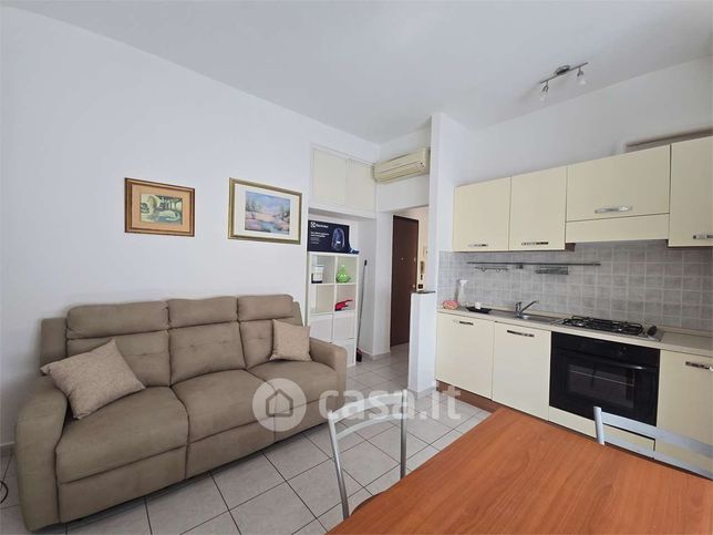 Appartamento in residenziale in Via Giacomo Leopardi 8