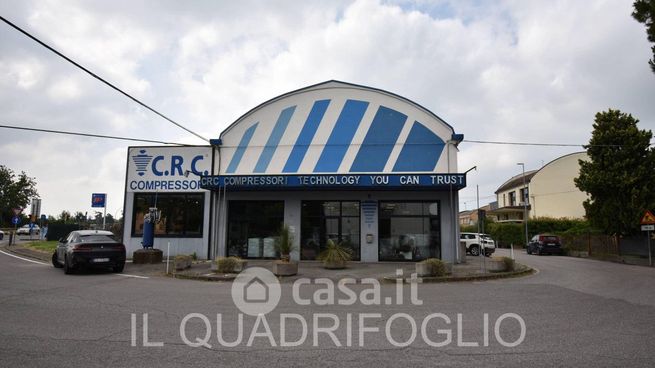 Capannone in commerciale in Via William D'Altri