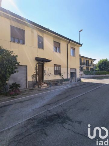Casa indipendente in residenziale in Via Martiri di Cefalonia 11