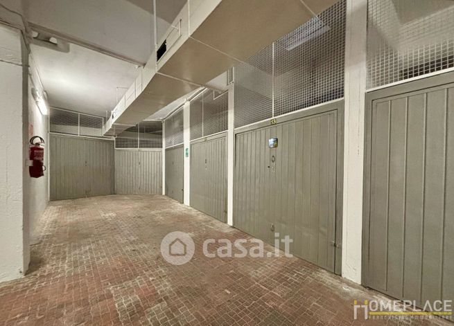 Box/posto auto in residenziale in Via delle Allodole 12