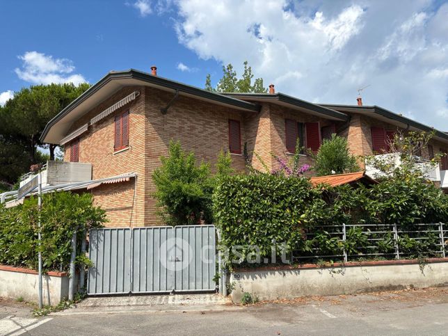 Villetta a schiera in residenziale in Via Pontremoli 74