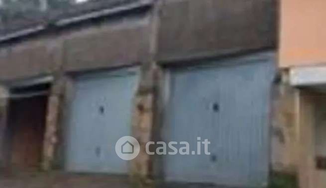 Box/posto auto in residenziale in Strada Civezza 10