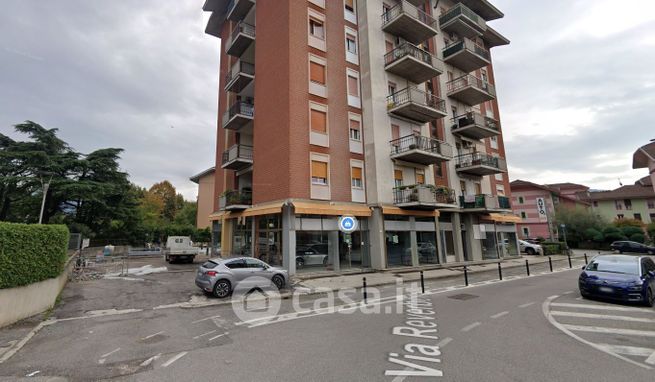 Garage/posto auto in residenziale in Via Reverberi 11