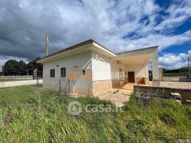 Casa indipendente in residenziale in Via Cisternino Zona M