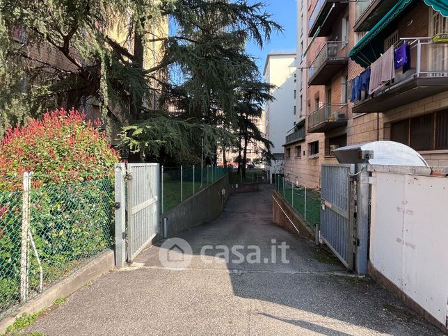 Box/posto auto in residenziale in Via della Pietra