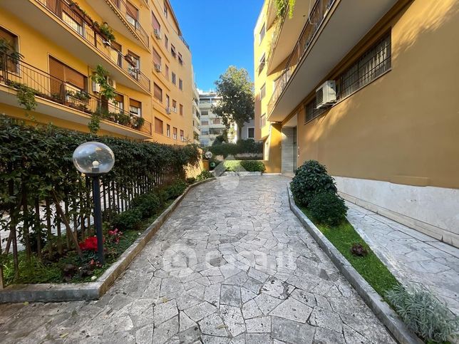Appartamento in residenziale in Via Nemorense 41