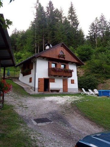 Casa indipendente in residenziale in 