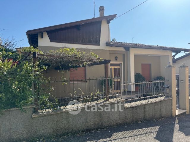 Villa in residenziale in Via Cesare Guerini