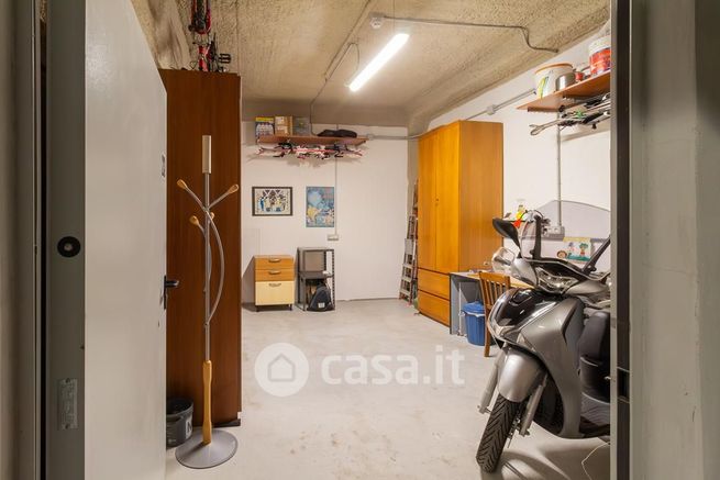Box/posto auto in residenziale in Via Durazzo 5
