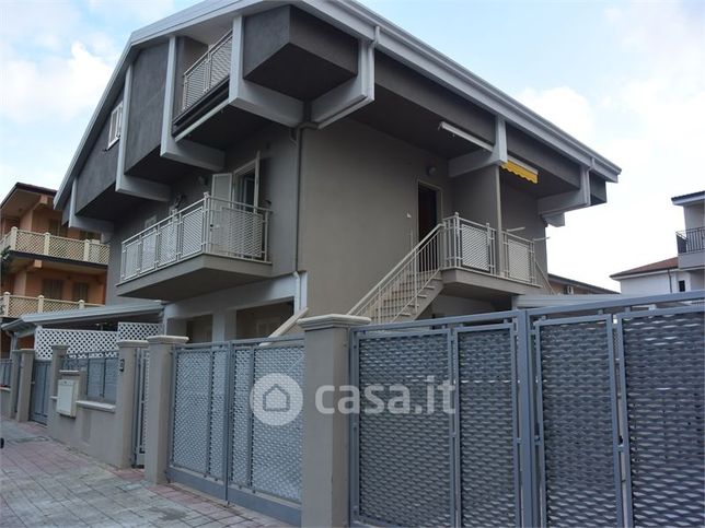 Villetta a schiera in residenziale in Via Olanda