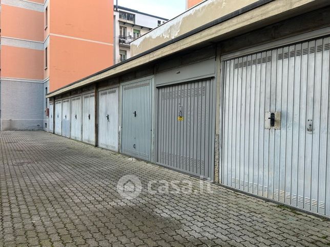 Garage/posto auto in residenziale in Via Lodovico Montegani 11