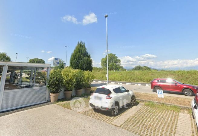 Garage/posto auto in residenziale in Via Divisione Folgore 7