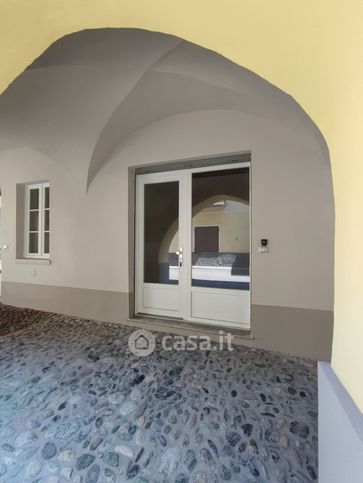 Ufficio in commerciale in Via Gibellini 83