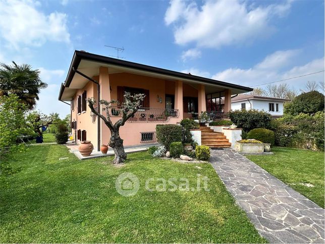 Villa in residenziale in Via Postumia di Fratta