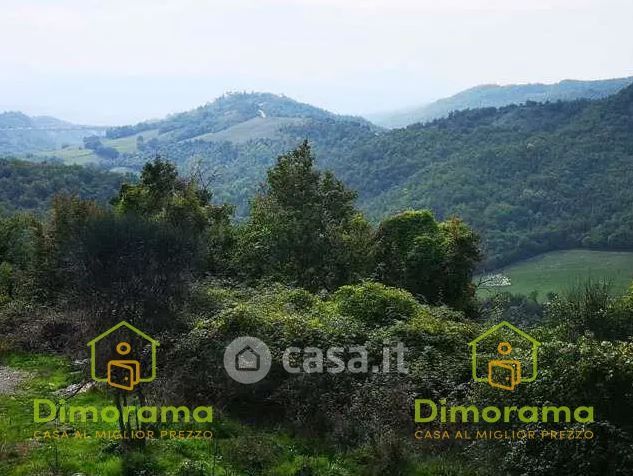 Terreno agricolo in commerciale in Via Vezzana