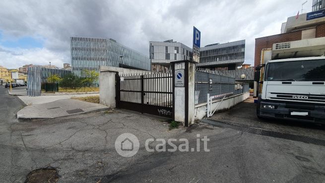 Garage/posto auto in residenziale in Piazza delle Crociate